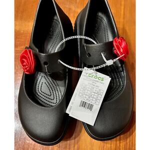 Crocs NWT Stomp Rosette Mary Janes Red Rose Size 9 Goth Grunge Witchy Platform
